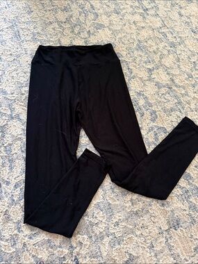 LuLaRoe Black Leggings with Label Detail